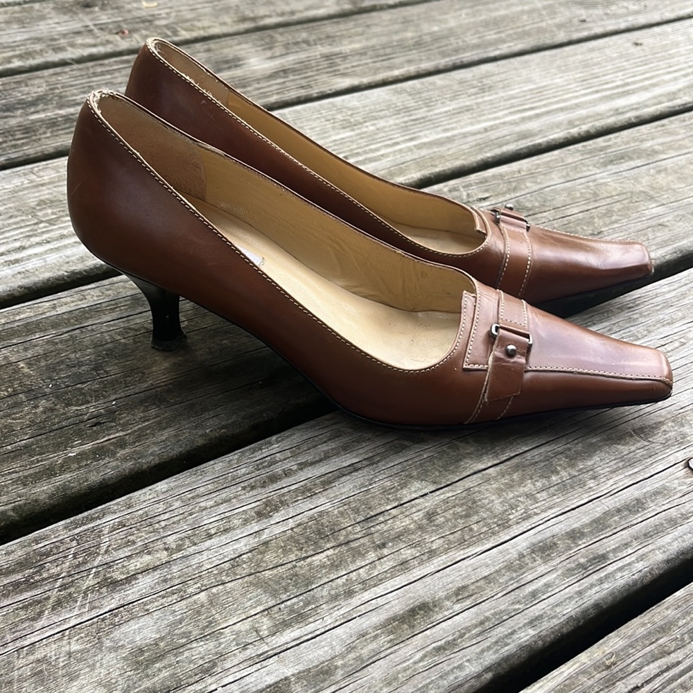 Vintage Brown Leather Square-Toe Pumps - Picture 2 of 4